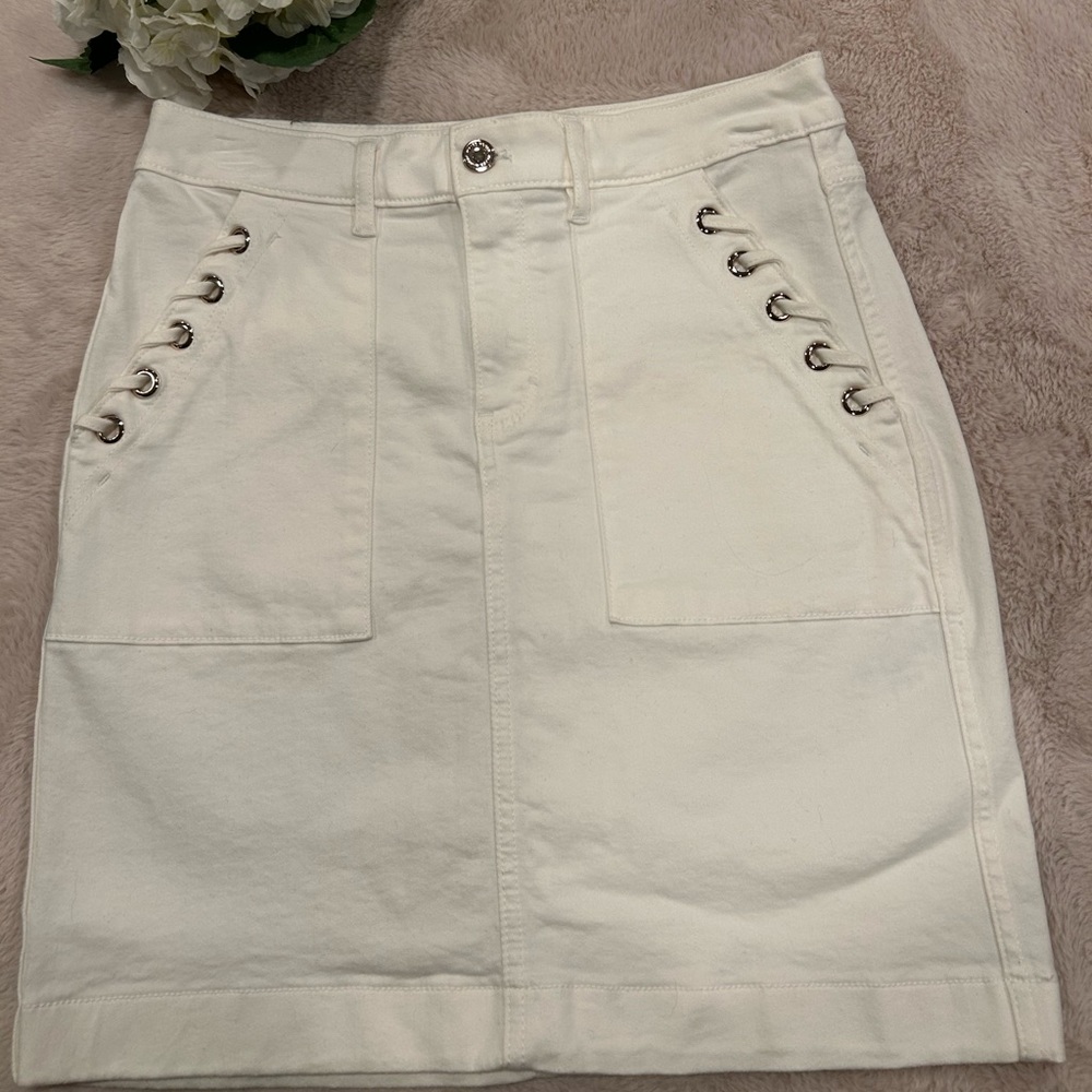 White House Black Market Detail Ecru Pencil Jean Skirt, Size 2